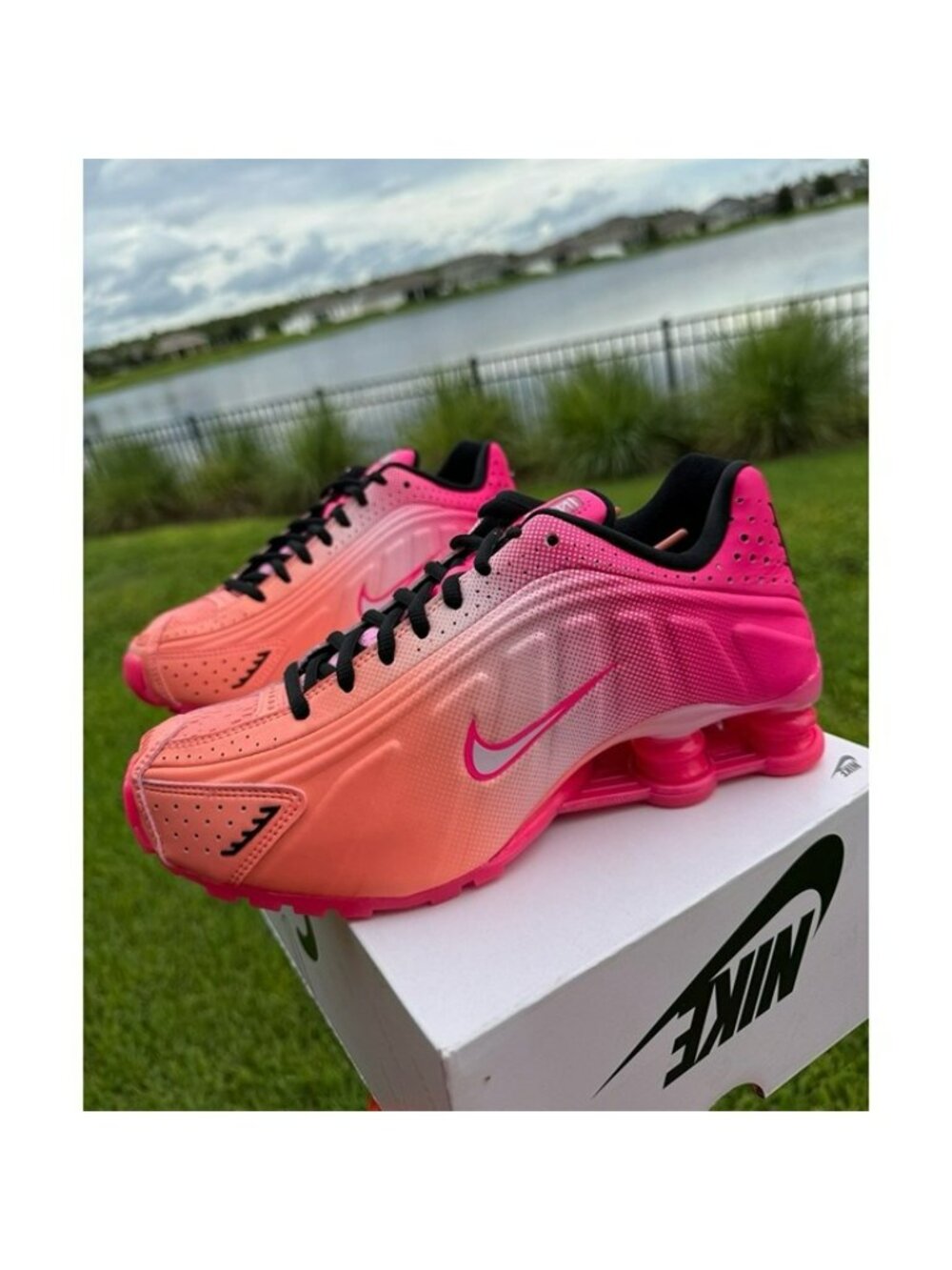 WOMEN'S NIKE SHOX R4 AB IH2343-600 PINK / BLACK SNEAKERS SPORTSWEAR - Picture 2 of 10